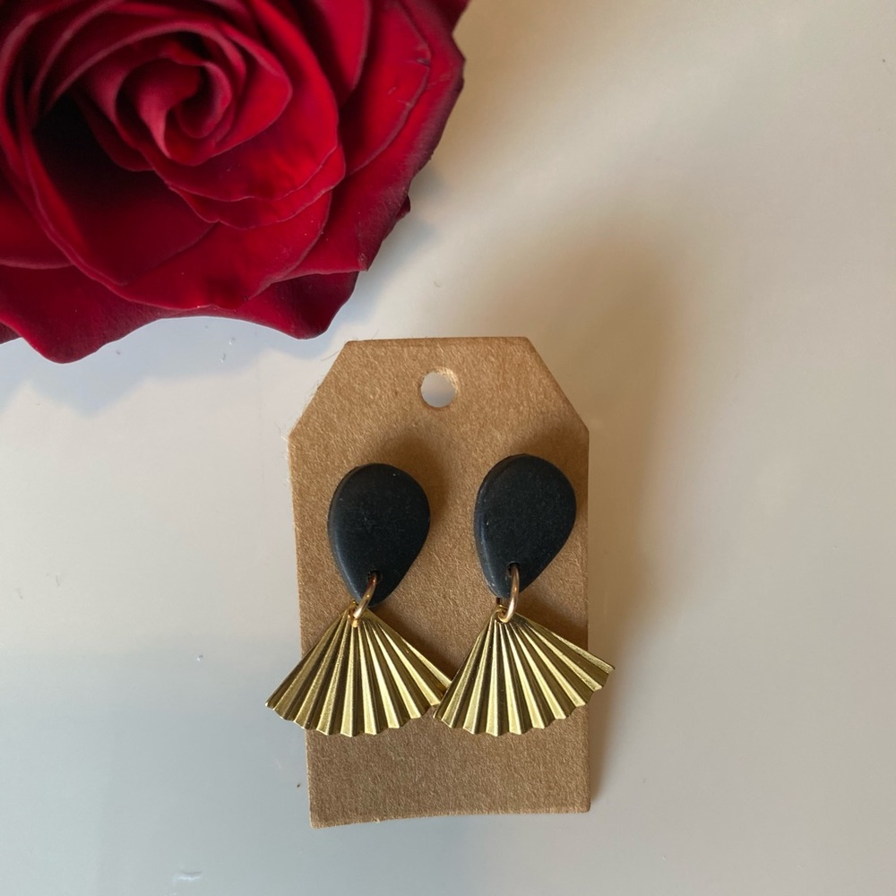 Fan Drop Earrings - Hypoallergenic stud